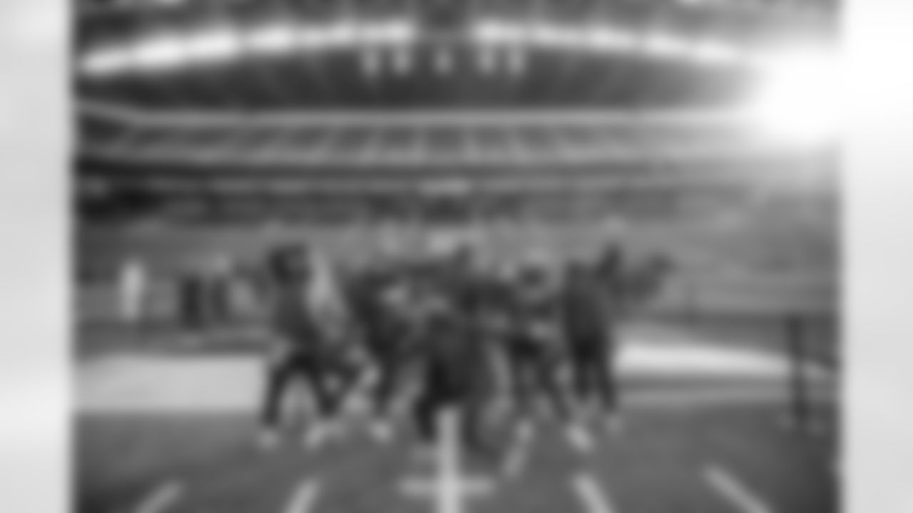 Seahawks-Dancers-Backstage-Pass-202110311010071542
