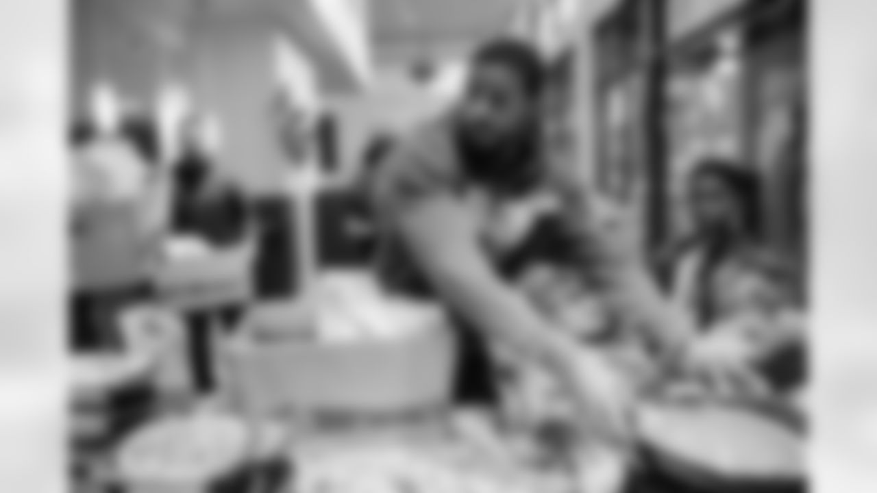 Bobby Wagner gave back to the Seattle community throughout his ten years with the team.