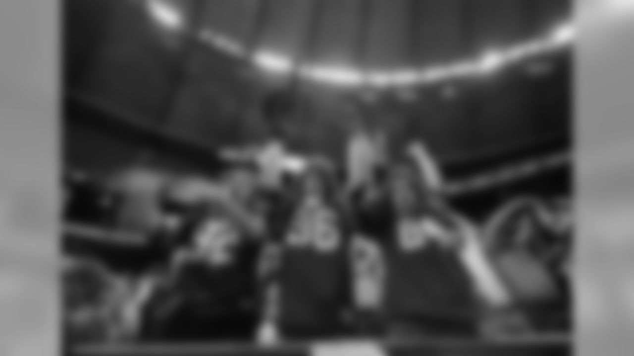 CST_1999 Kingdome last game fans WAVE