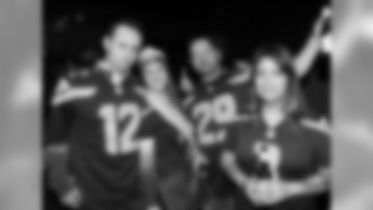 [September 9, 1984]: Seahawks 31- Chargers 17Franco Harris (34) who only earlier last week signed with the Seattle Seahawks, carries the ball in the second quarter of the Seattle-San Diego National Football League game in the Kingdome in Seattle, Sept. 9, 1984. (AP Photo/Betty Kumpf)