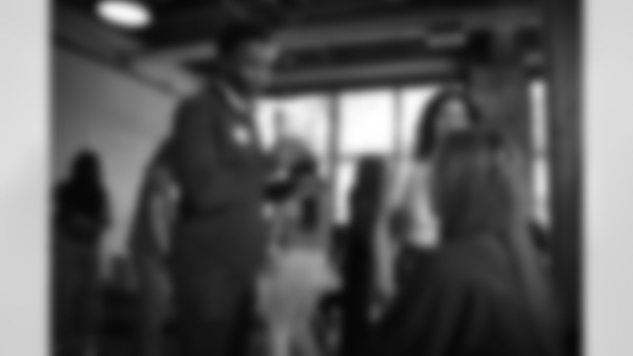 10.8.22_Weintrob_A7IV_Seahawks_Y-WETechLibraryEvent_016