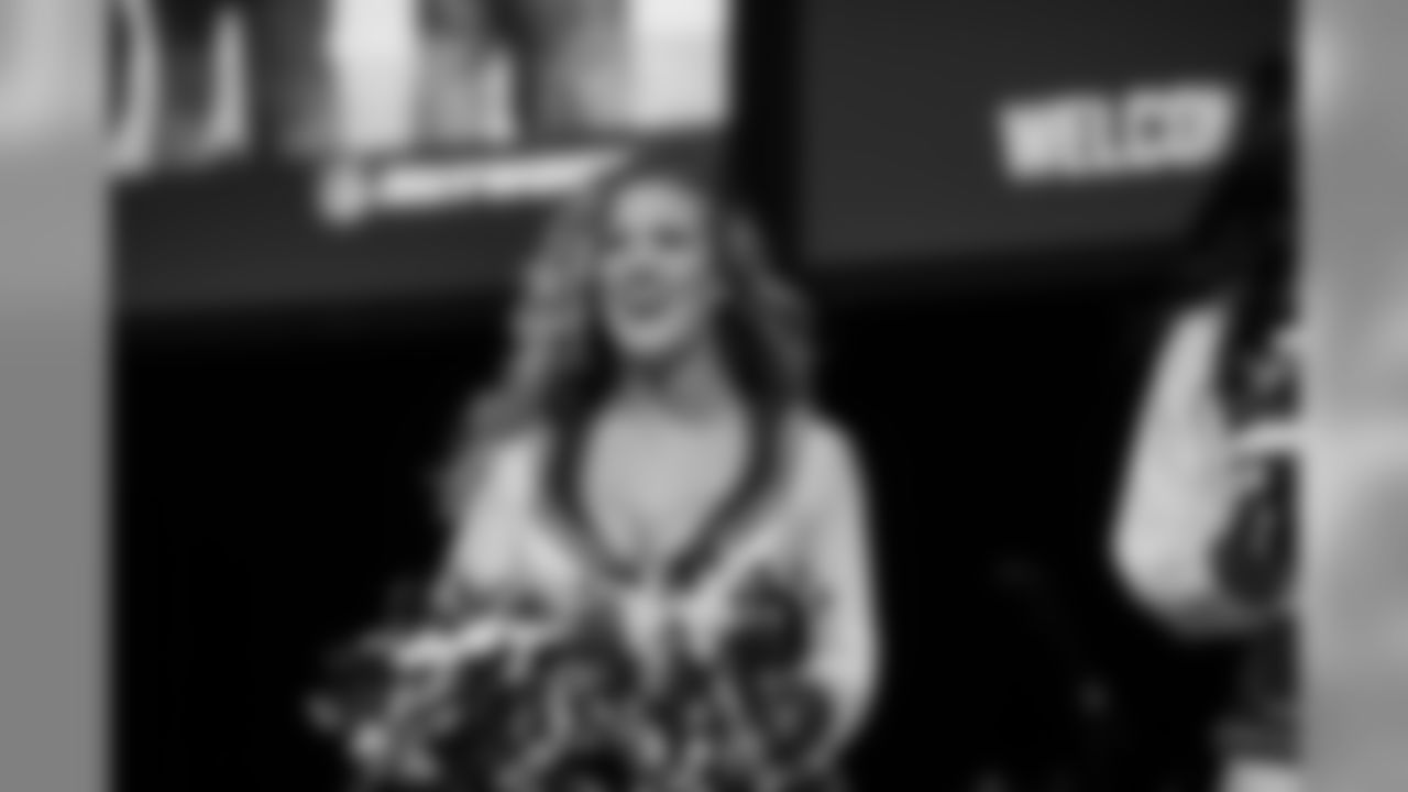 20171120_seagals_falcons_janegphoto-22.jpg