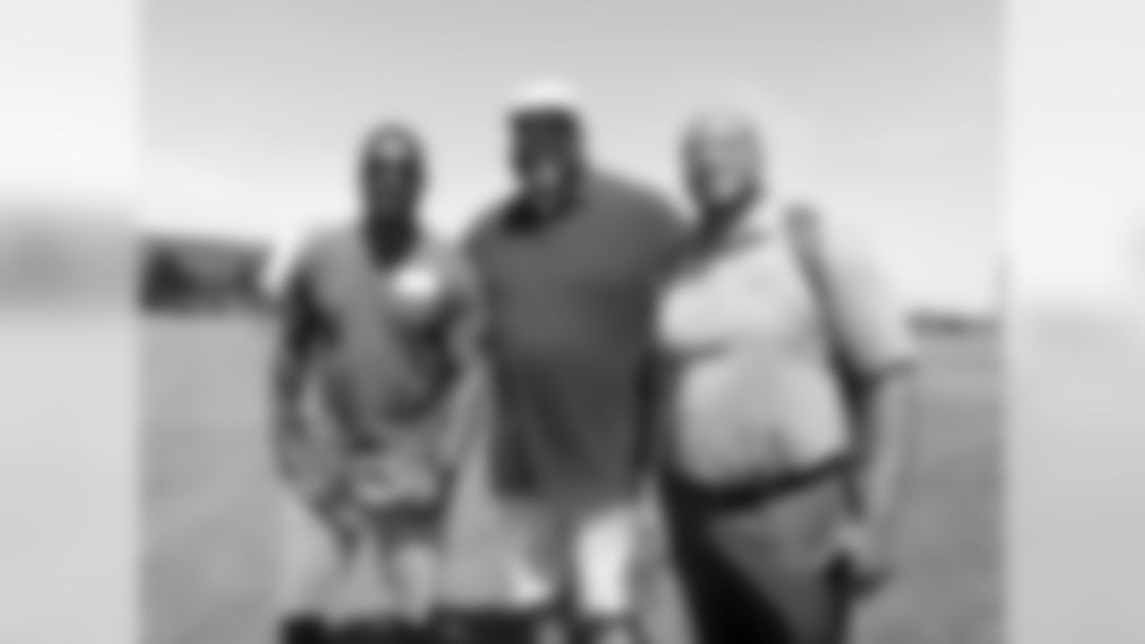 Marcus Trufant, Walter Jones, Mack Strong