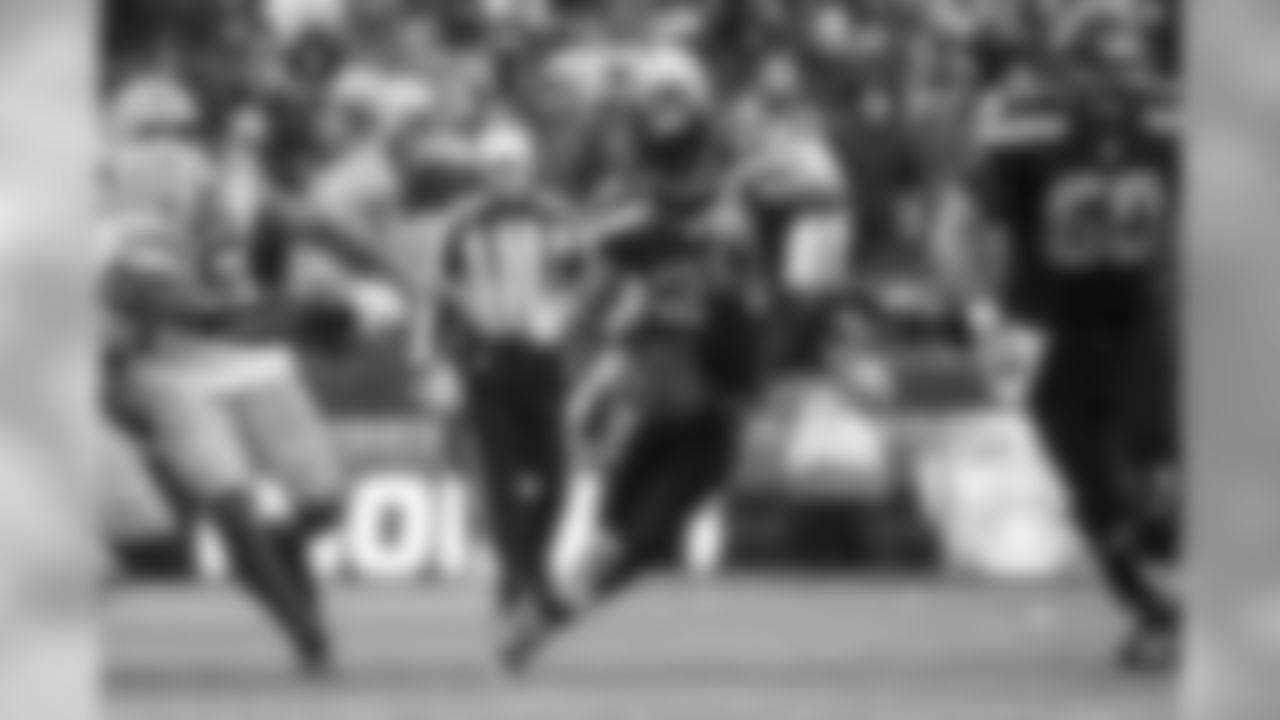 Seattle fed the Beast, and Marshawn Lynch continued to find room to run, setting up Seattle's second touchdown.