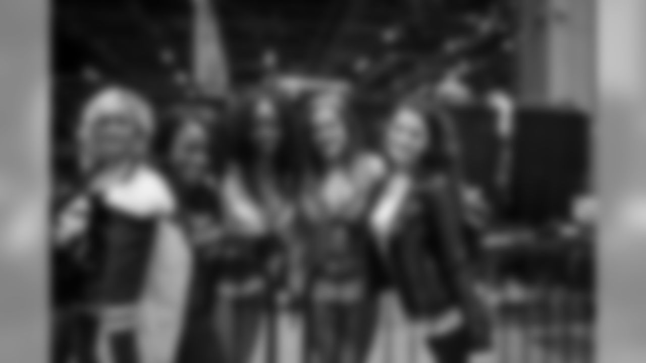 20171001_seagals_colts_janegphoto-25_0.jpg