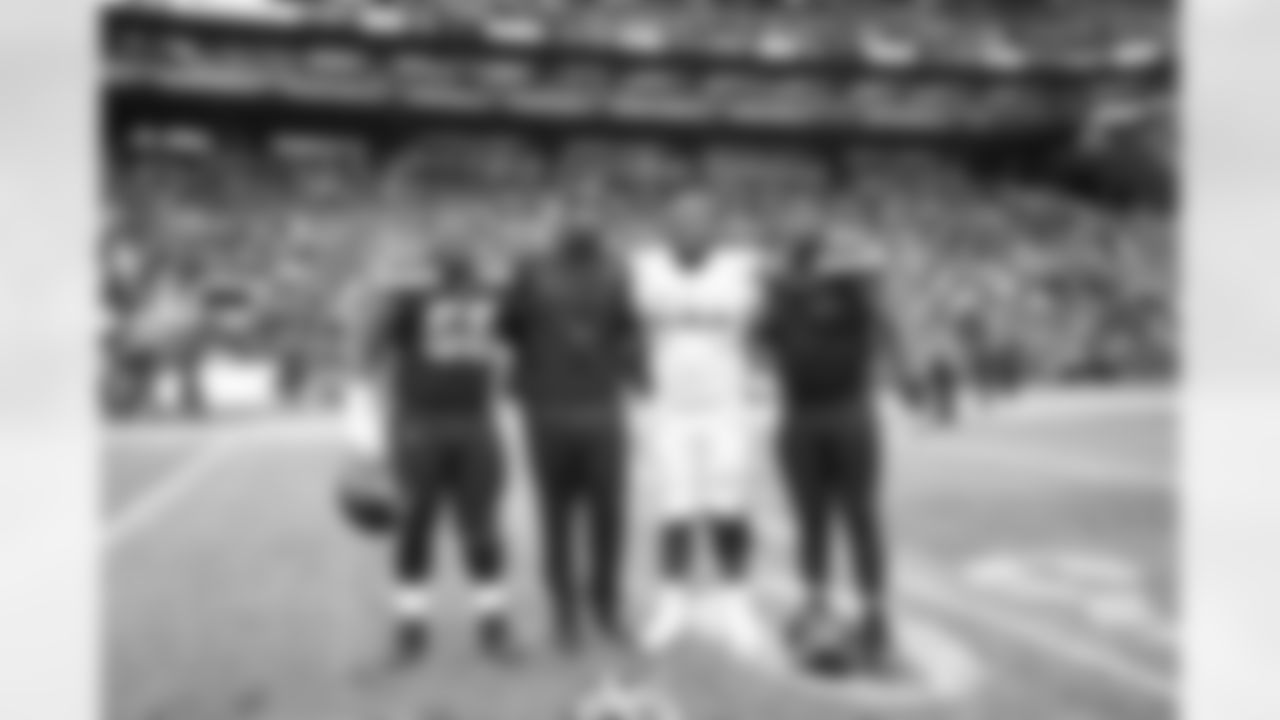 Seahawks-Giants-Week-8_Postgame-Celebration-20221030_16-27-17_5882