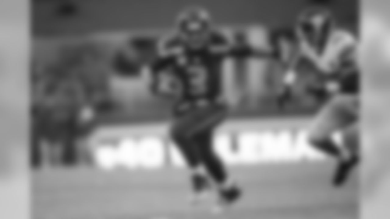 russellwilson_running-30.jpg