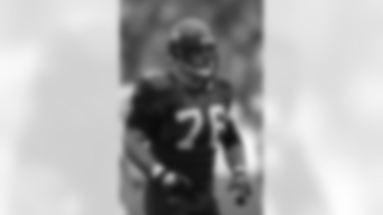 024-2_2001_stevehutchinson.jpg