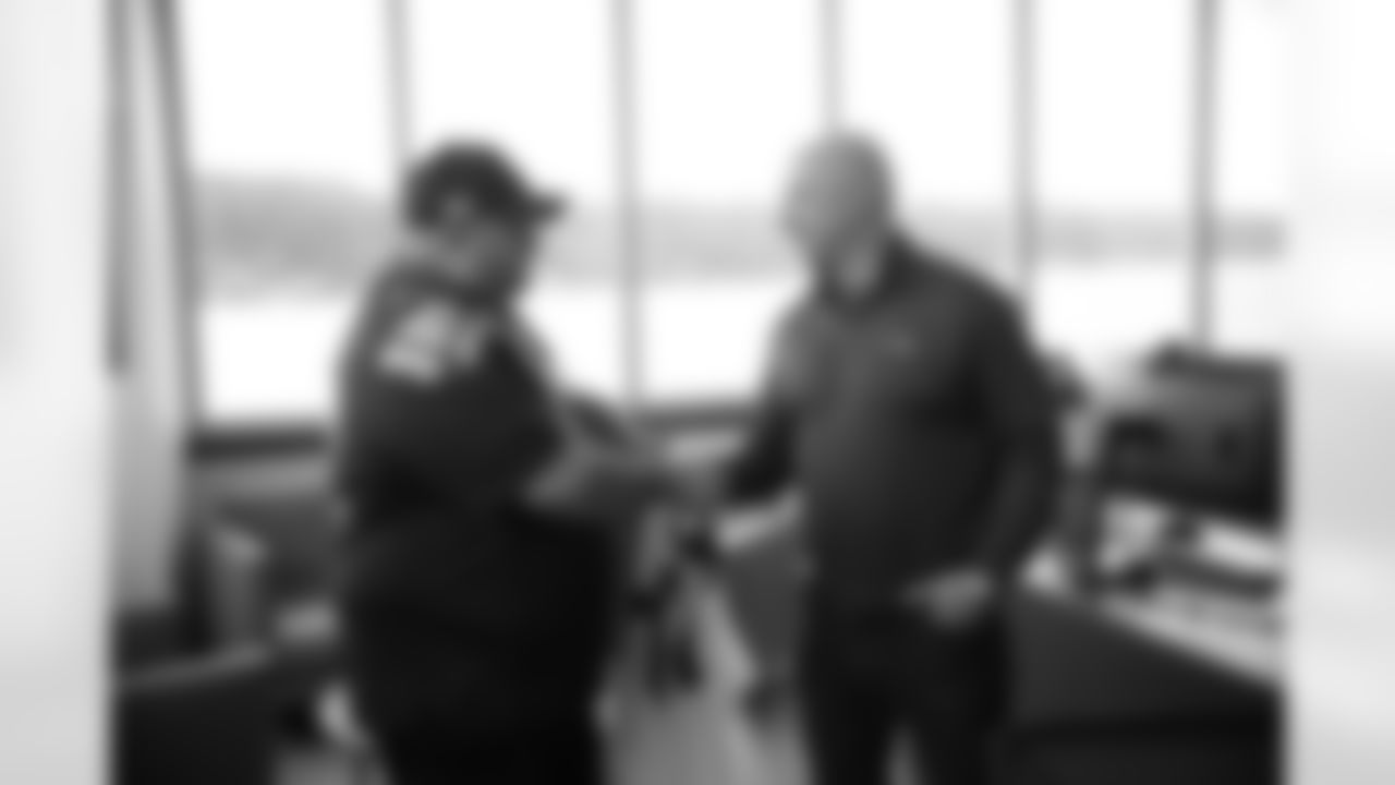 1.28.23_Weintrob_A74_Seahawks_FanOfTheYearVMACTour_0017