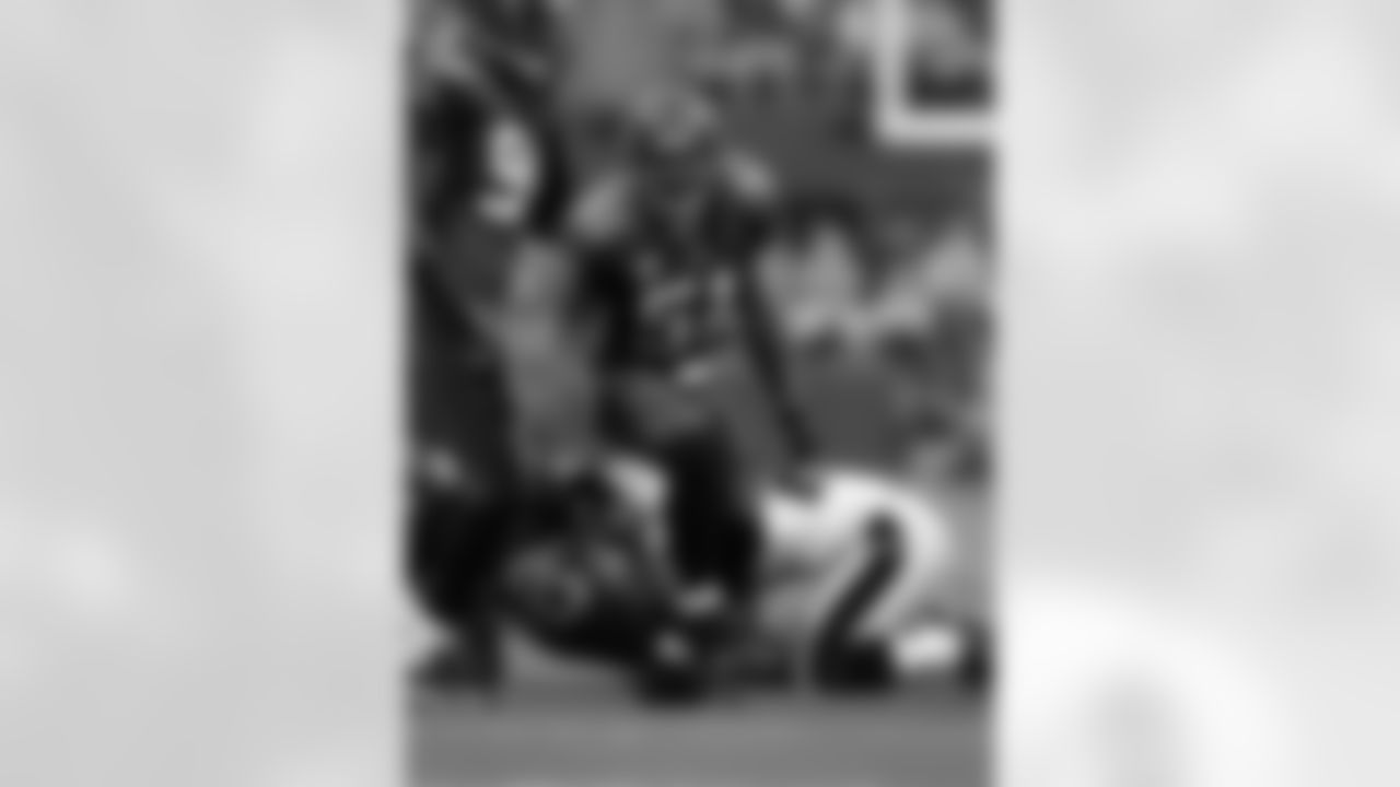 Seahawks-Saints-Through-The-Years-20071014_05-56-23_9119