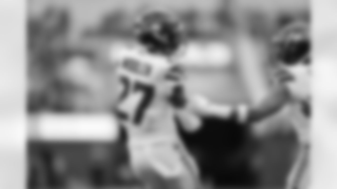 The best photos of Seahawks cornerback Tariq Woolen from the 2022 season.