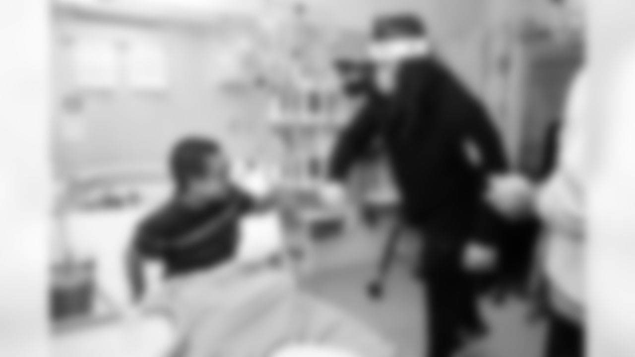 20221227_HOSPITAL_VISIT_MAR_RM1_0963