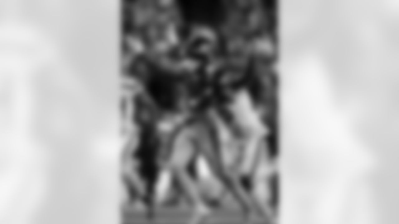 CST33_A84I6680