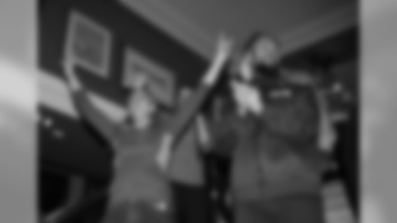 Seahawks_Fan_Rally_mi_191012_09