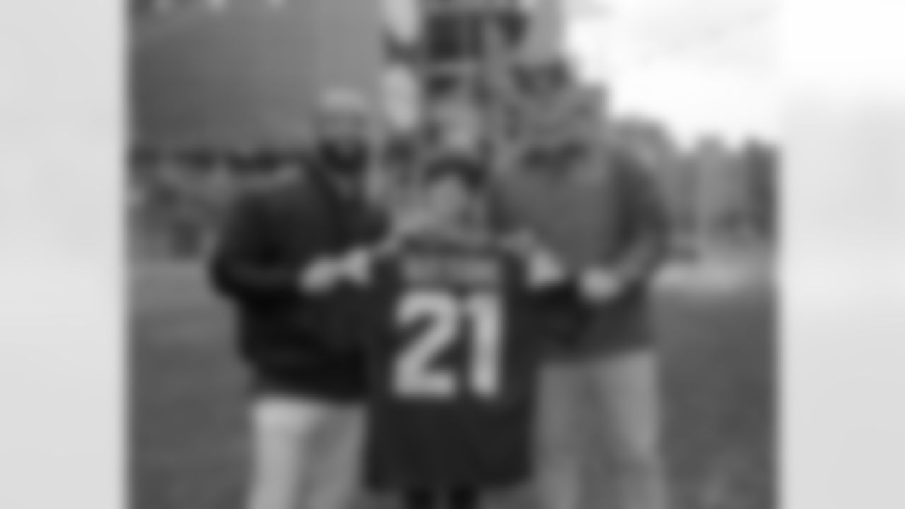 Seahawks-Salute-To-Service_Nino-Gray-20211102_14-34-54_300305