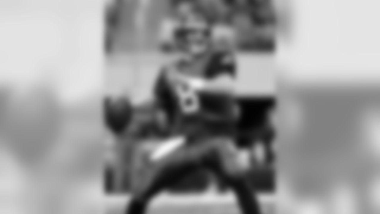 8 - QB Matt Hasselbeck