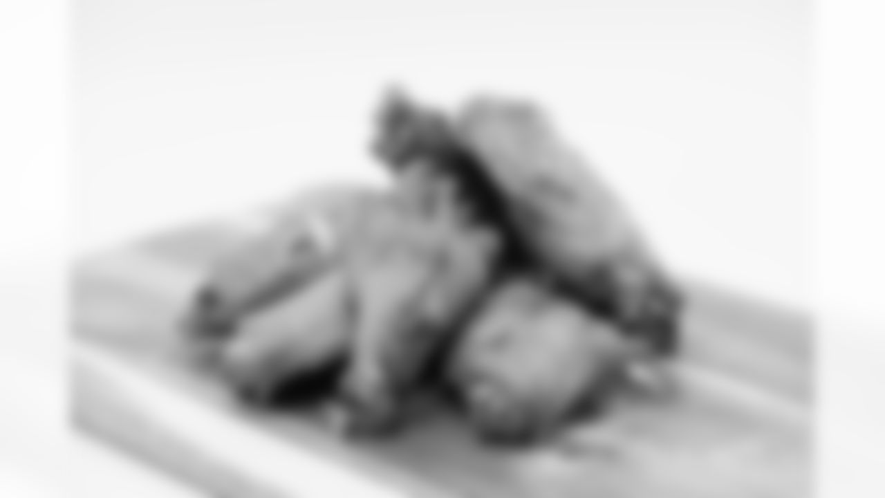 Smokehouse Wings: Sections 214 & 230
Sweet tea brined applewood smoked wings served with a hot honey glaze