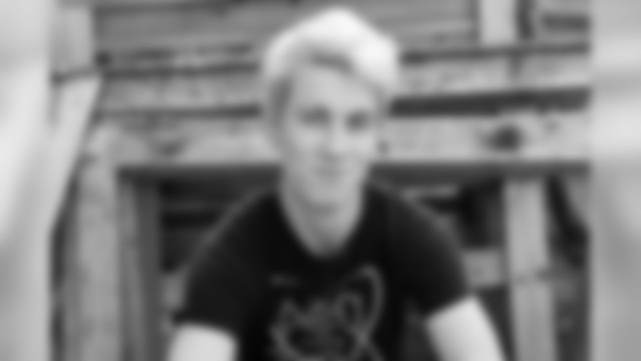 Soren (17)
Neobots has helped me discover a passion for engineering that I did not know existed. It has shaped what I want to do for my future. I have learned so much about engineering and it's really just an invaluable experience.
