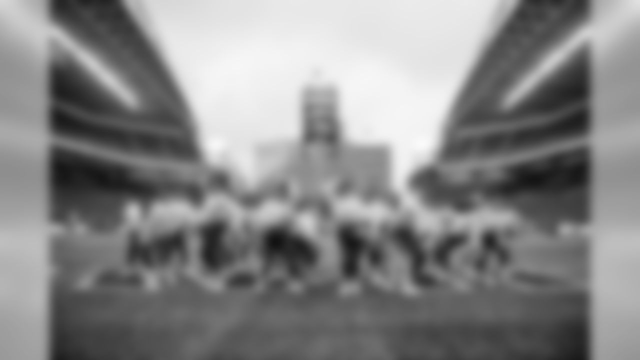 20171120_seagals_falcons_janegphoto-2.jpg