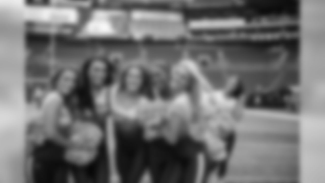 20171001_seagals_colts_janegphoto-12_0.jpg