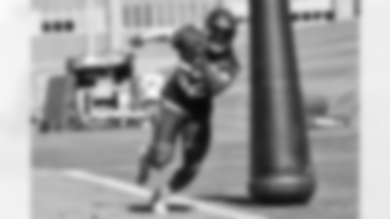 Seahawks linebacker Darrell Taylor (52) at practice at the Virginia Mason Athletic Center in Renton, Wash. on Sept. 14, 2023.