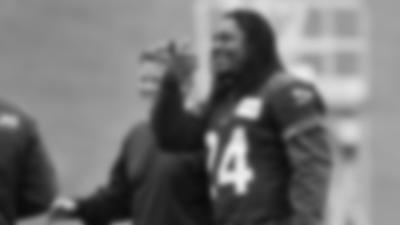 Schneider-ThroughTheYears-20120614_13-38-28_20120614_SEAHAWKS_0024