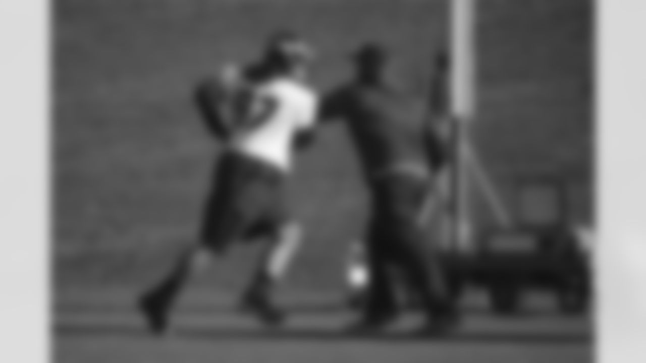 [September 20, 2015]: Packers 27- Seahawks 17Seattle Seahawks quarterback Russell Wilson (3) runs with the football as Green Bay Packers defensive end Mike Daniels (76) dives to attempt a tackle during a week 2 NFL football game on Sunday, September 20, 2015 in Green Bay, Wisconsin. The Packers defeated the Seahawks 27-17. (Scott Boehm via AP)