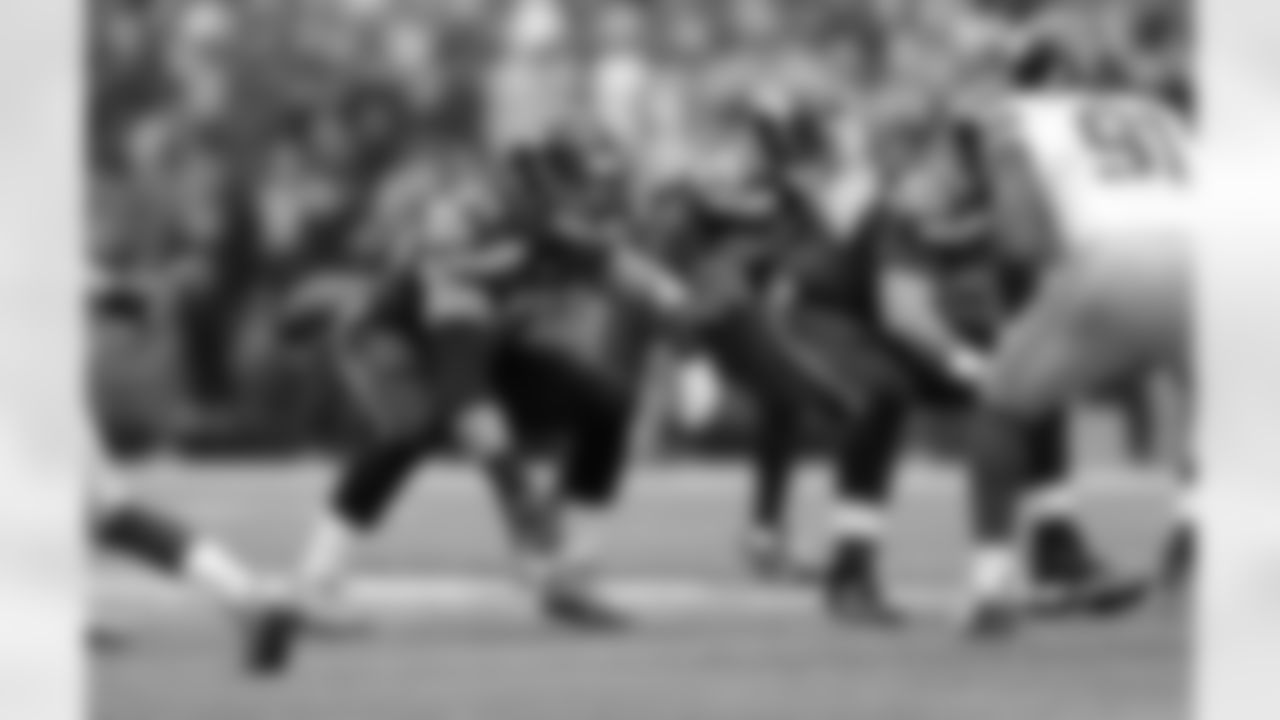 tempAction-110914-22.jpg