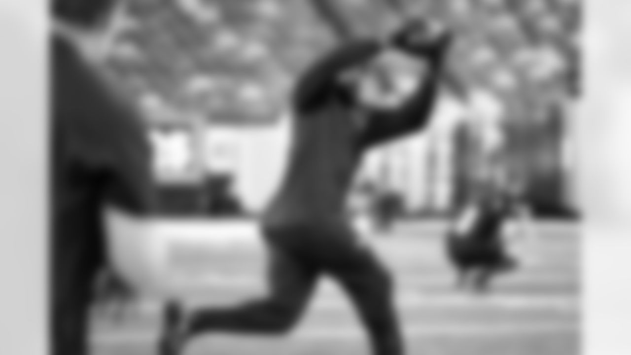 Seahawks linebacker Bobby Wagner (54) warms up at MetLife Stadium ahead of their Week 4 matchup with the New York Giants on Monday Night Football on October 2, 2023.