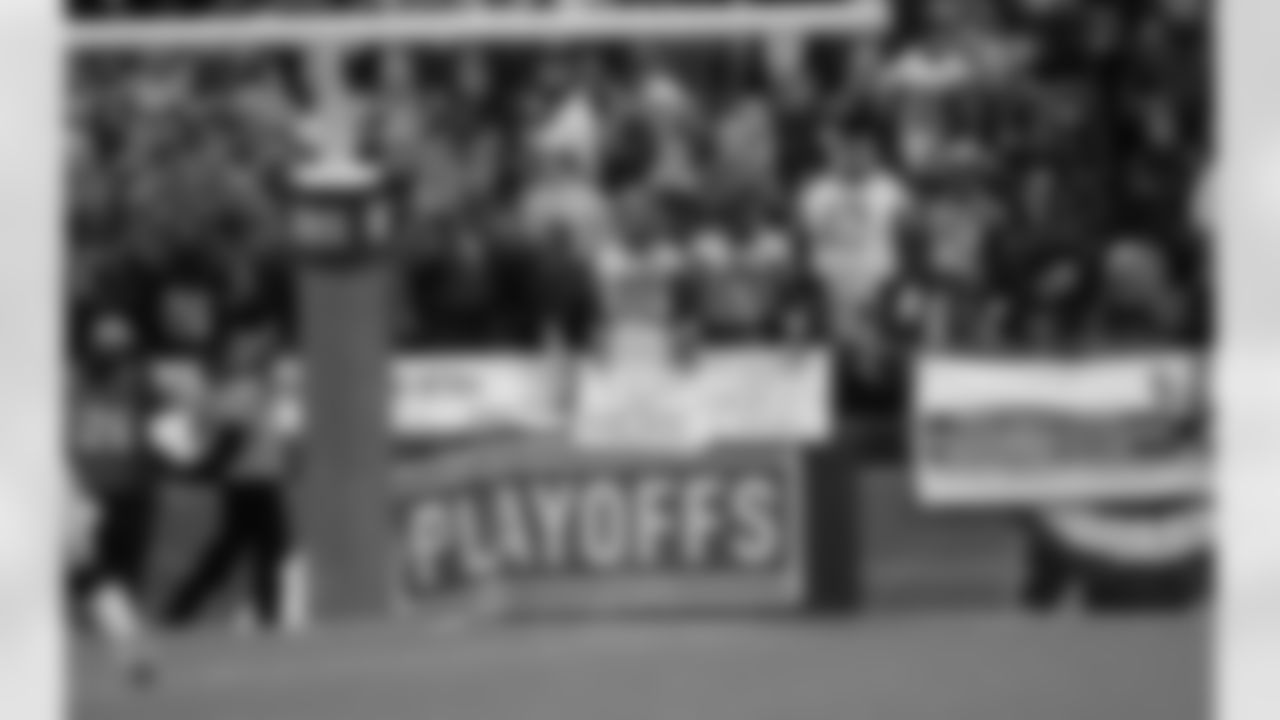 20050104_RAMS_WILDCARD__D0Q3904