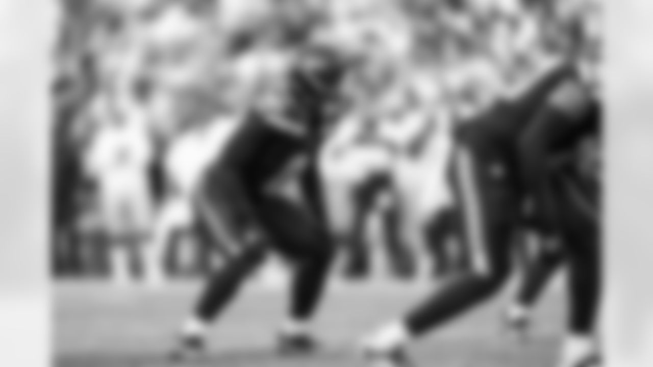 Seahawks linebacker Devin Bush (0)