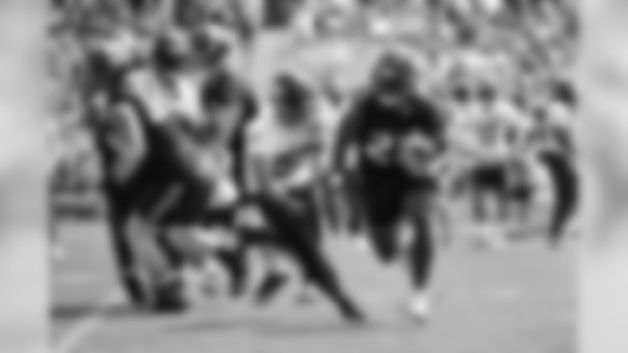 RB Mike Davis
