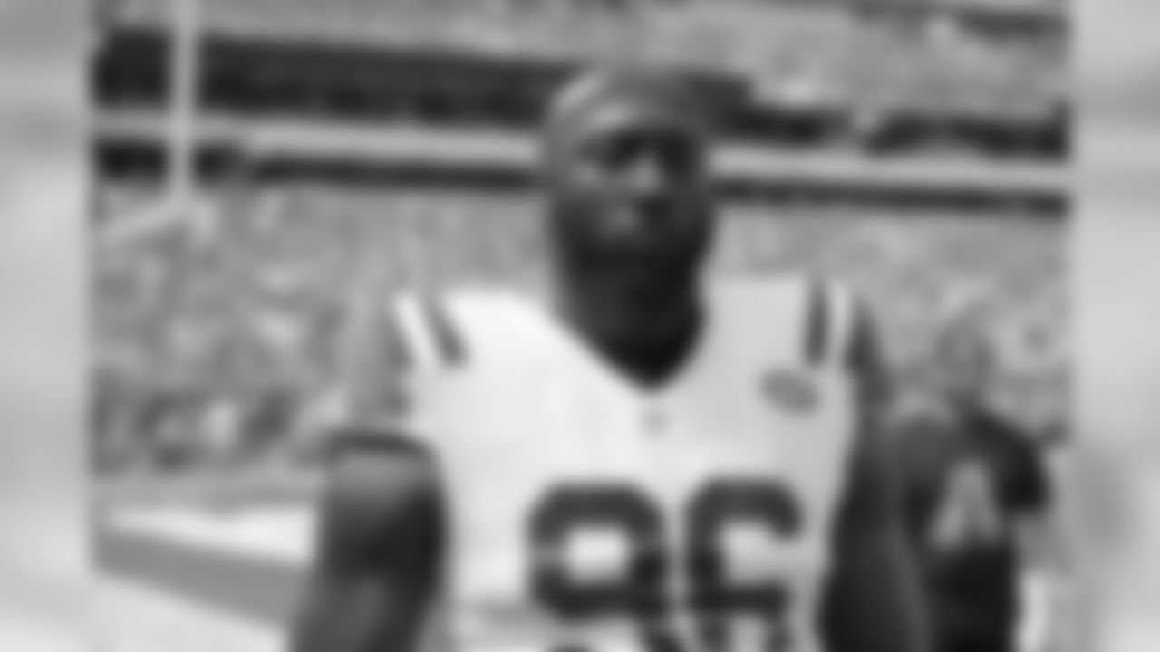 New York Jets defensive end Muhammad Wilkerson (96) walks on the field before an NFL football game against the Cincinnati Bengals Sunday, Sept. 11, 2016 in East Rutherford, N.J. (AP Photo/Bill Kostroun)