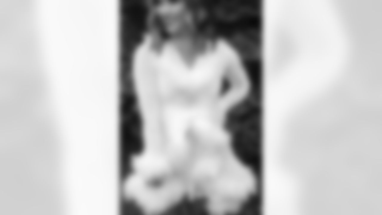 20221211_Christmas_Uniform_Dancers_POTTER-3031