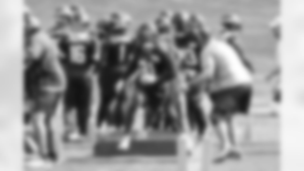 The best photos of Seahawks running back DeeJay Dallas from the 2022 season.