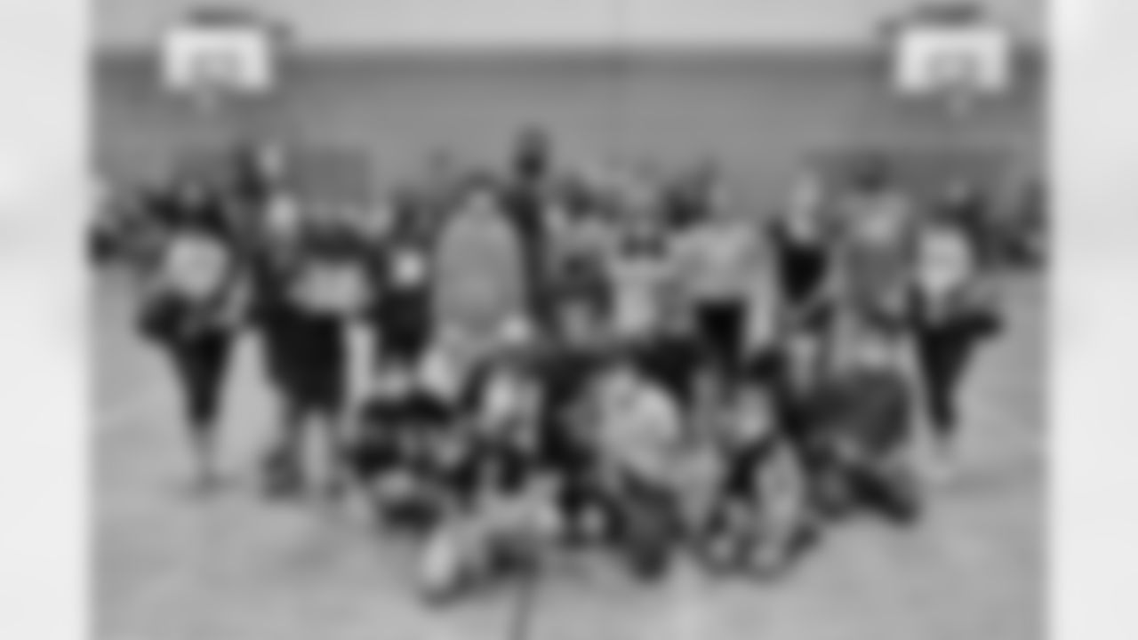 Seahawks Legend Ben Obomanu, the Seahawks Dancers and others stopped by the Wallingford Boys & Girls Club to help kick off the fall Game Changers cohort.