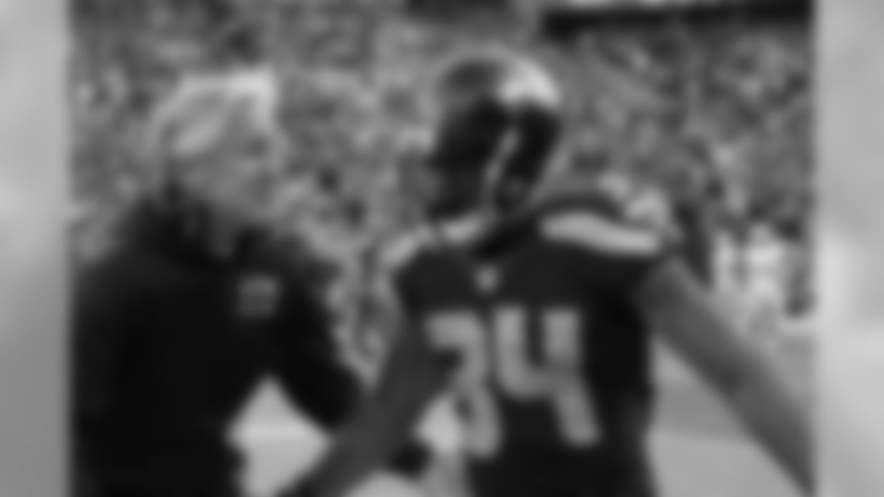 [November 20, 1988]: Chiefs 27- Seahawks 24Kansas City Chiefs cornerback Albert Lewis (29) and safety Lloyd Burruss (34) team up to stop Seattle Seahawks wide receiver Ray Butler (83) during an NFL game in Kansas City, Mo., Nov. 20, 1988. The Chiefs defeated the Seahawks 27-24. (AP Photo/Damian Strohmeyer)