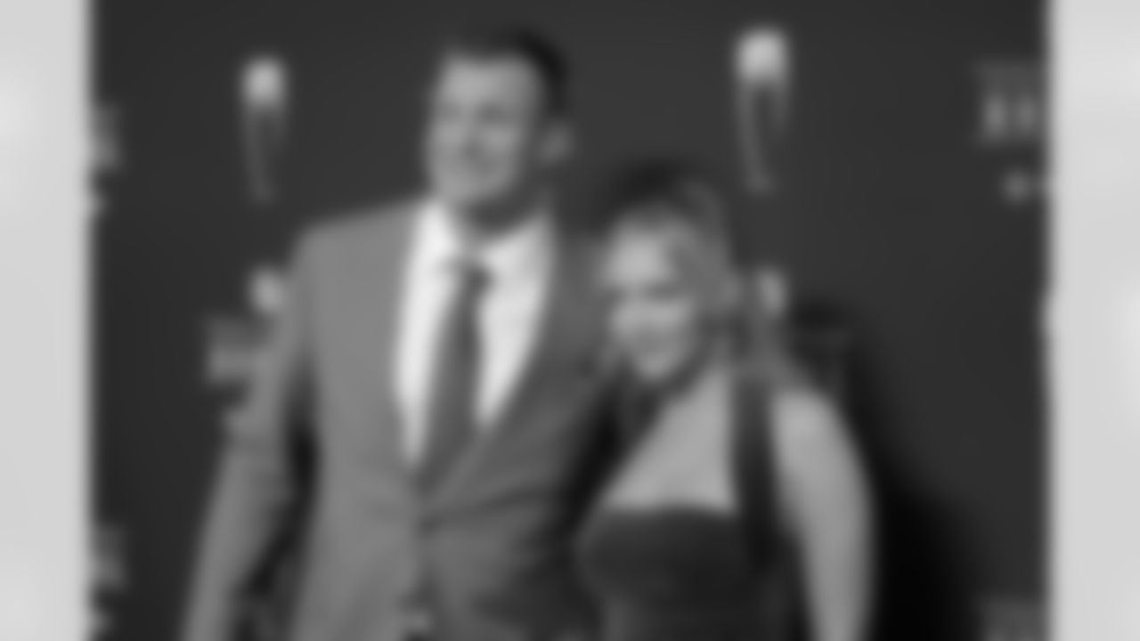 Tampa Bay Buccaneers tight end Rob Gronkowski (87) and Camille Kostek at the 2022 NFL Honors, Thursday, Feb. 10, 2022, in Inglewood, Calif. (Cooper Neill/NFL)