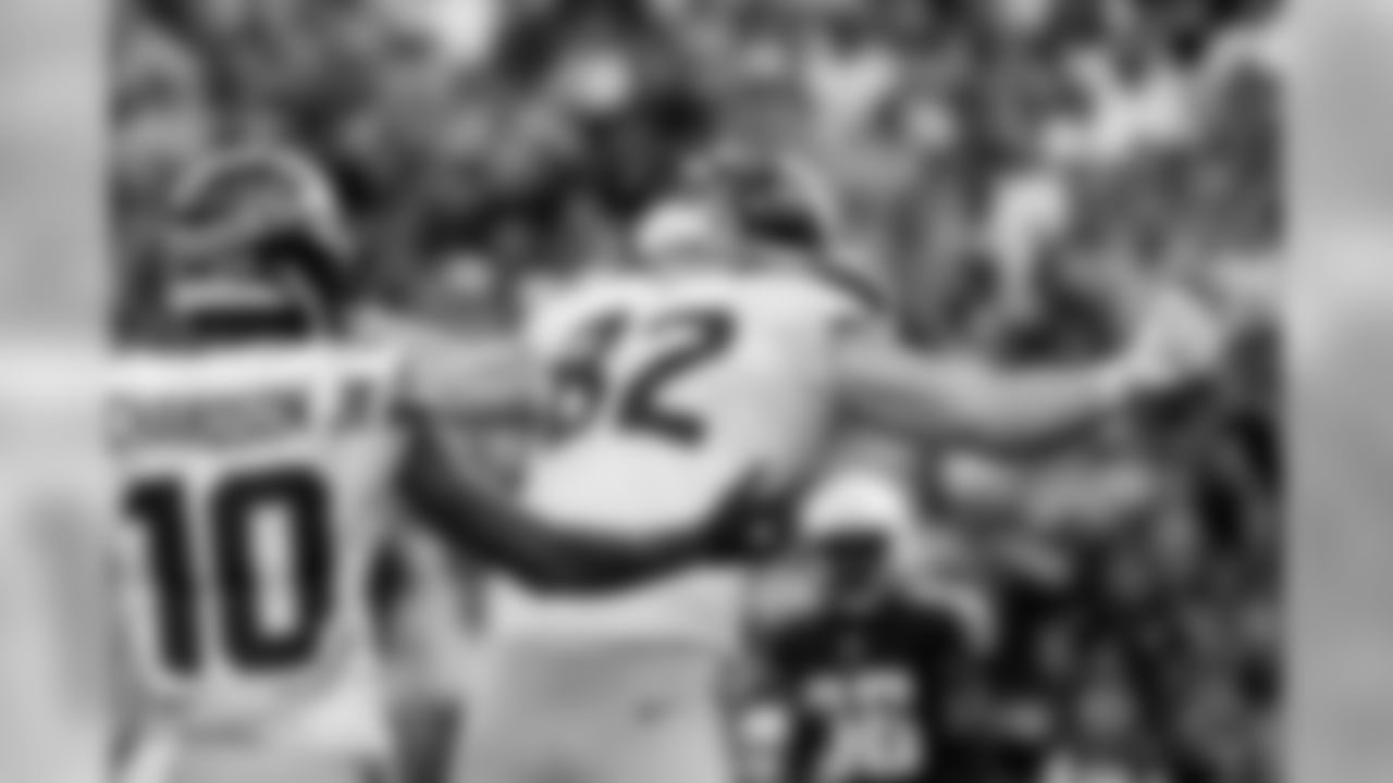 Tight end Luke Willson reacts after scoring in the fourth quarter.