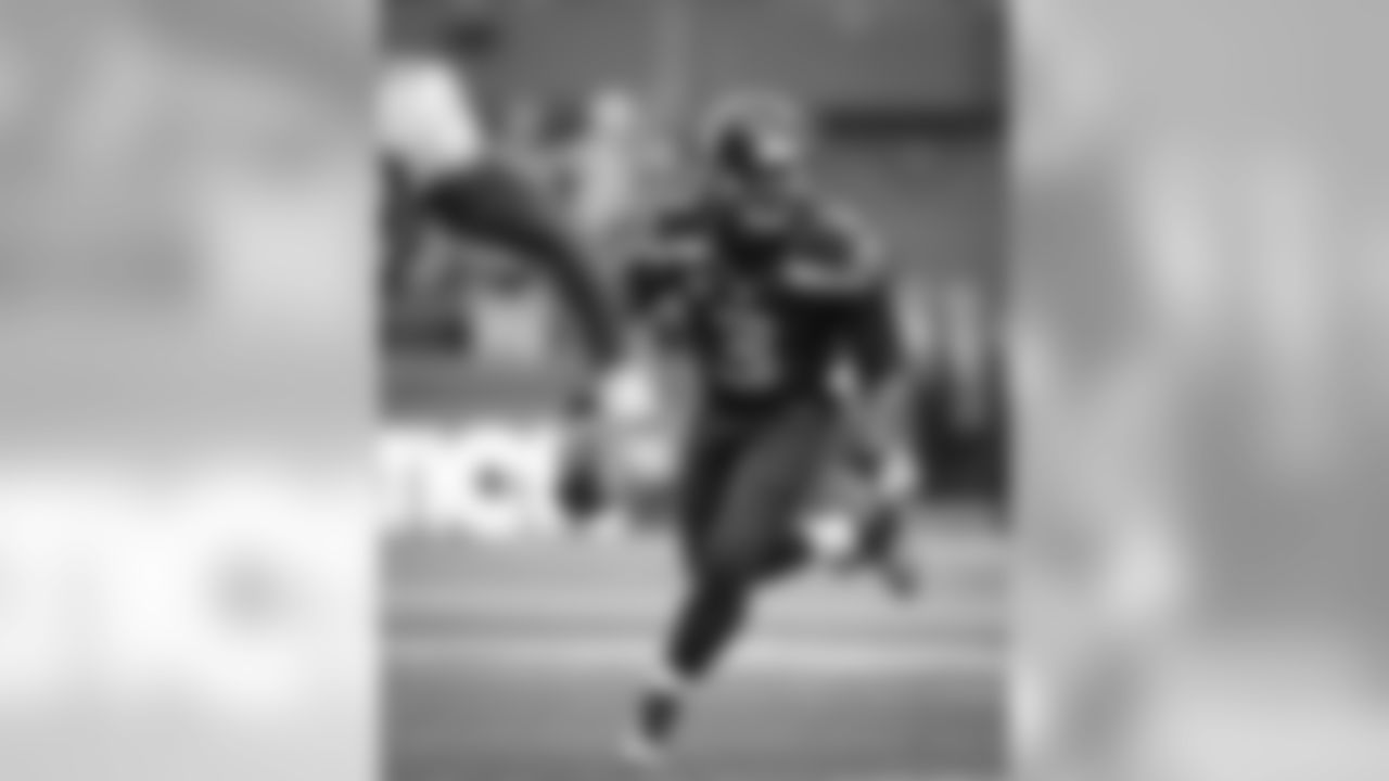 russellwilson_running-13.jpg