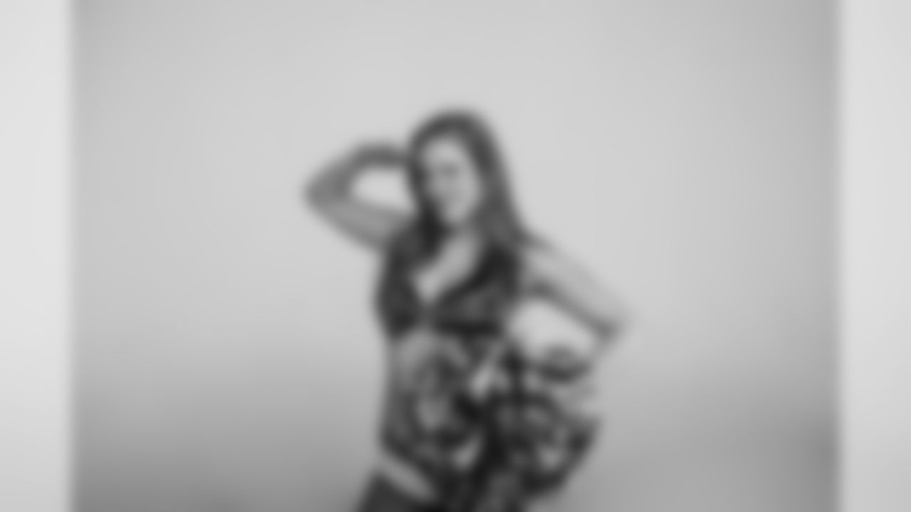 seagals_showgroup_jhg-82_0.jpg