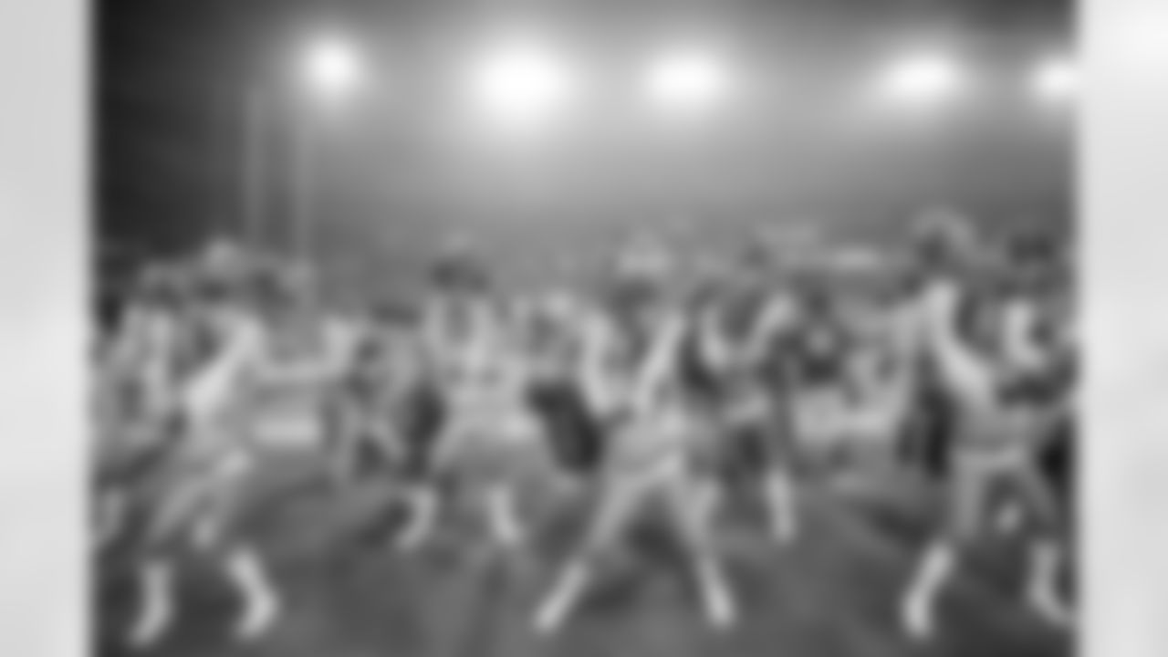 [December 22, 2002]: Seahawks 30 – Rams 10Seattle Seahawks quarterback Matt Hasselbeck makes a pass against the St. Louis Rams during the first half in Seattle, Sunday Dec. 22, 2002. Hasselbeck passed for 303 yards completing 20 in 32 attempts as the Seahawks win 30-10. Behind is Rams' Troyka Jackson and Seahawks' Walter Jones. (AP Photo/John Froschauer)