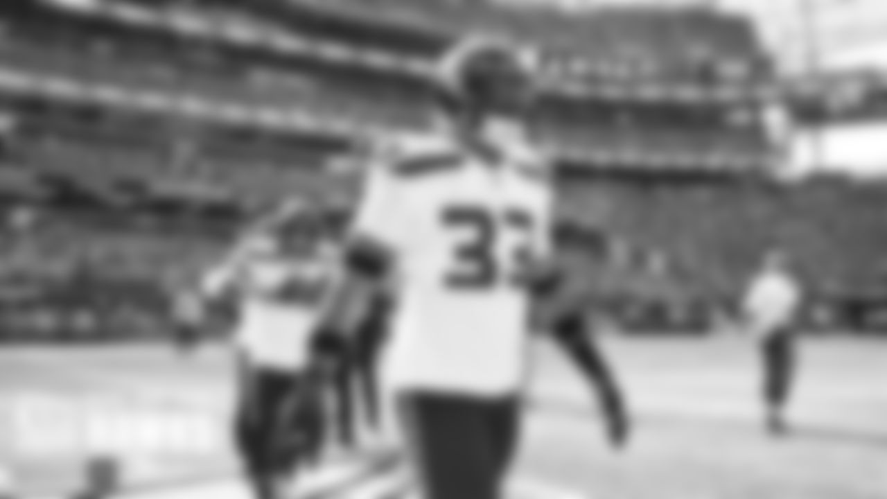 Seahawks safety Jamal Adams during pregame warmups.