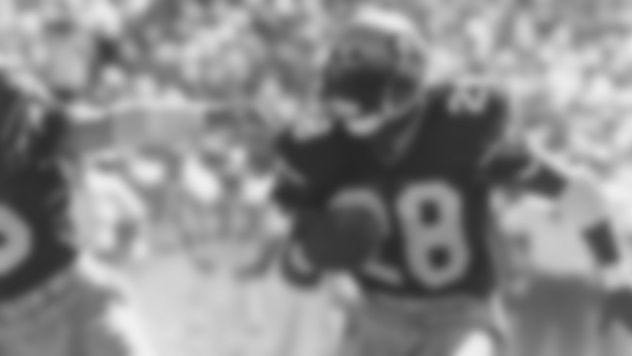 2021_ThrowbackHelmets-SeahawksLegends_warner-07