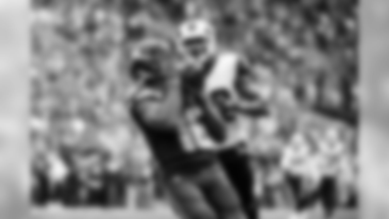 Seattle's Tyler Lockett hauls in a 39-yard touchdown pass from Russell Wilson in the second quarter.