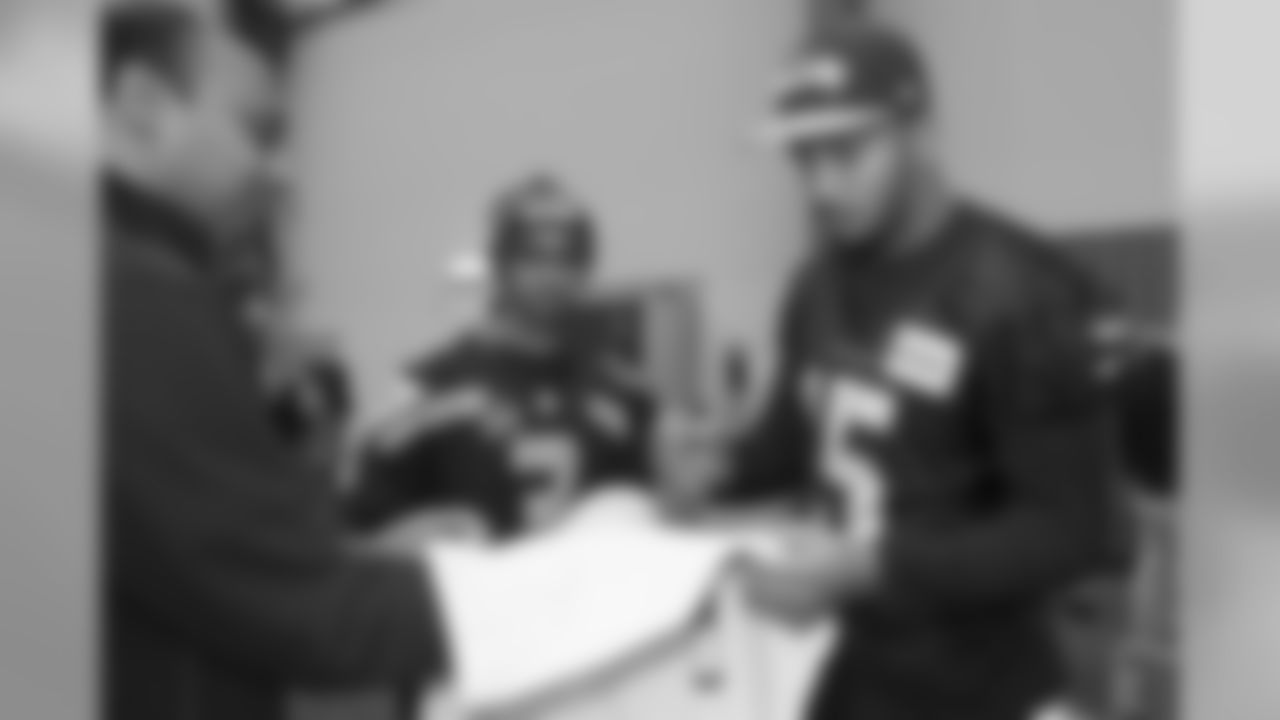 Defensive Tackle Mike Daniels