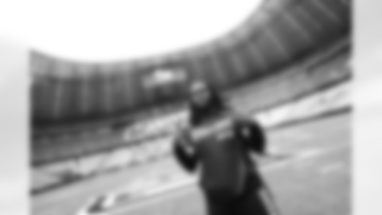 The best photos of Seahawks running back DeeJay Dallas from the 2022 season.