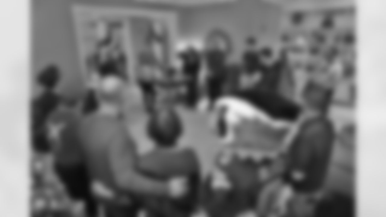 20220812_DeltaCommunityCaptain-FisherHouse_Lott (33)