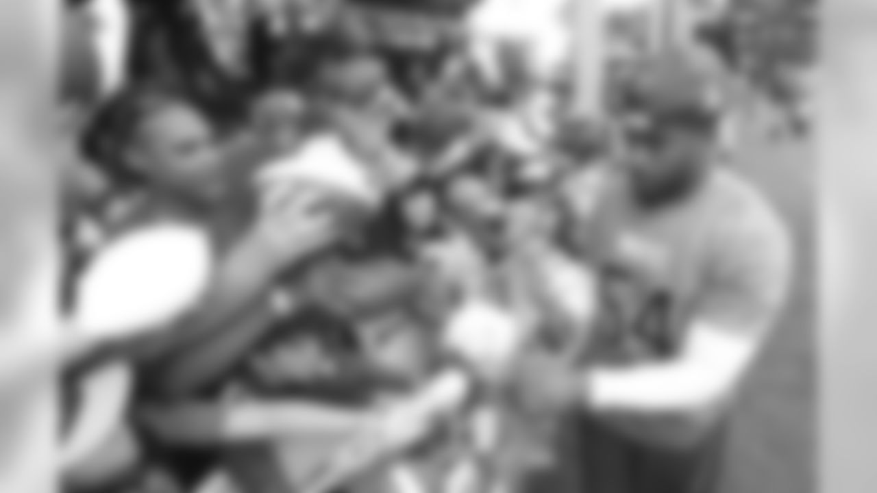 Seattle Seahawks linebacker Bobby Wagner (54) signs autographs after NFC practice for the 2017 Pro Bowl, Thursday, Jan. 26, 2017 in Lake Buena Vista, Fla. (AP Photo/Doug Benc)
