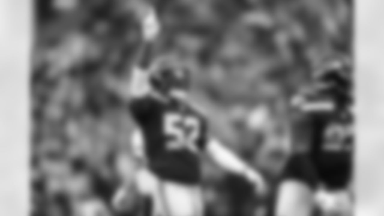 Seahawks-Top-Shots-Defense-20221211_14-18-13_4484
